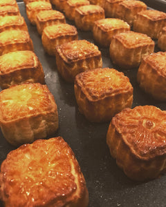 Traditional Custard Mooncakes with Salted Egg